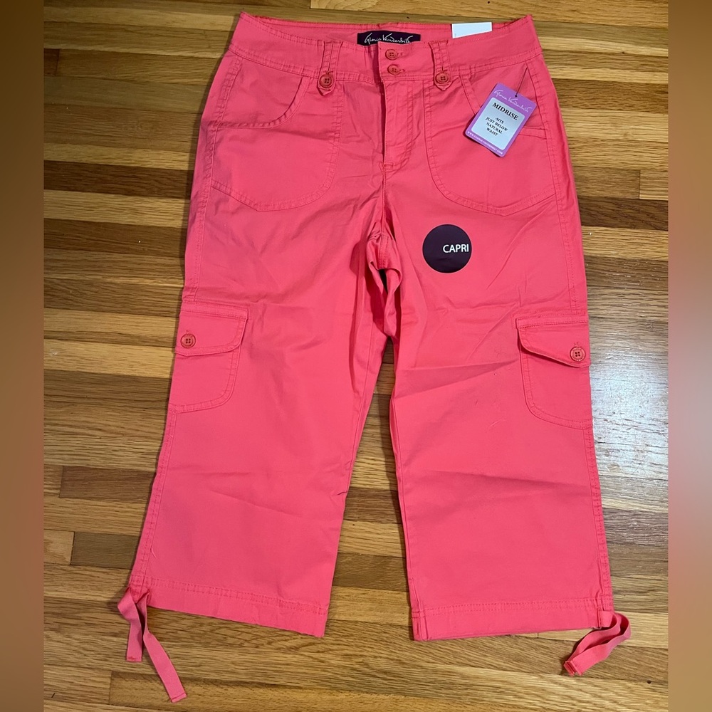 NWT Gloria Vanderbilt Pink Cargo Capri Pants